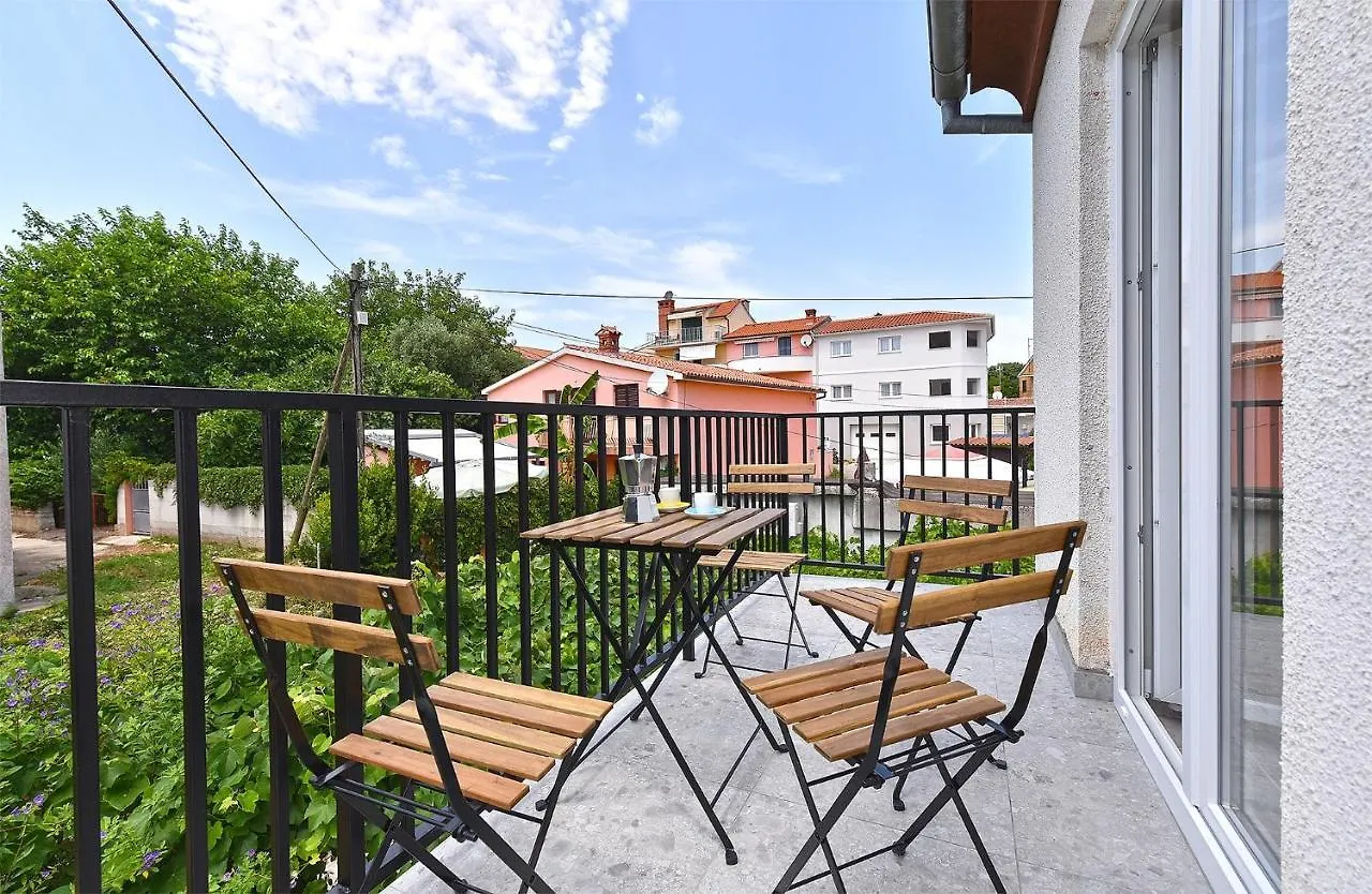 Apartments With A Parking Space Premantura, Medulin - 20685 Pula