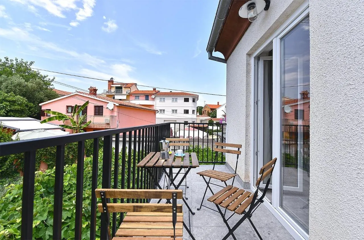 Apartments With A Parking Space Premantura, Medulin - 20685 Pula